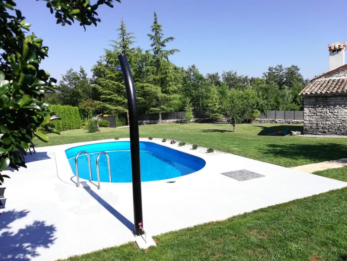 Holiday Home Maria Pazin Extérieur photo