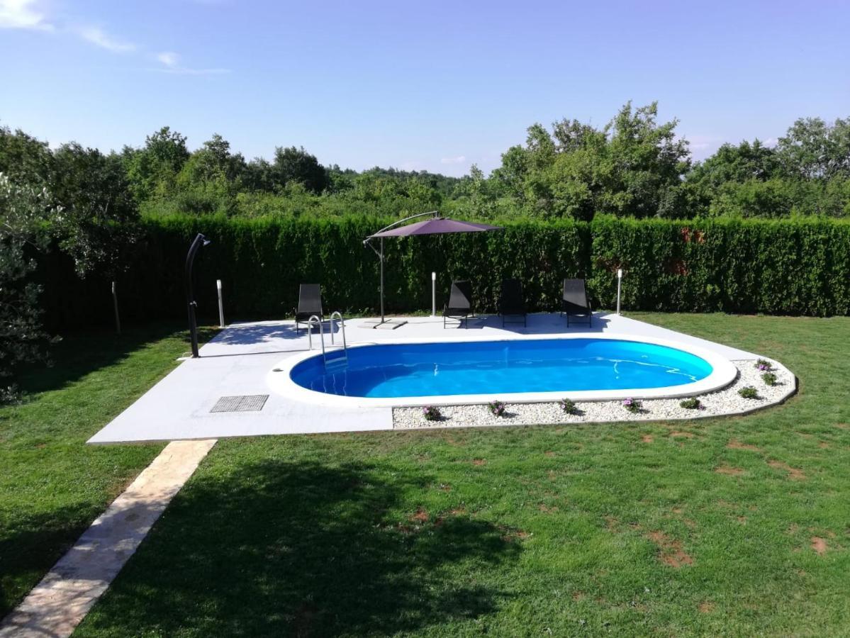 Holiday Home Maria Pazin Extérieur photo